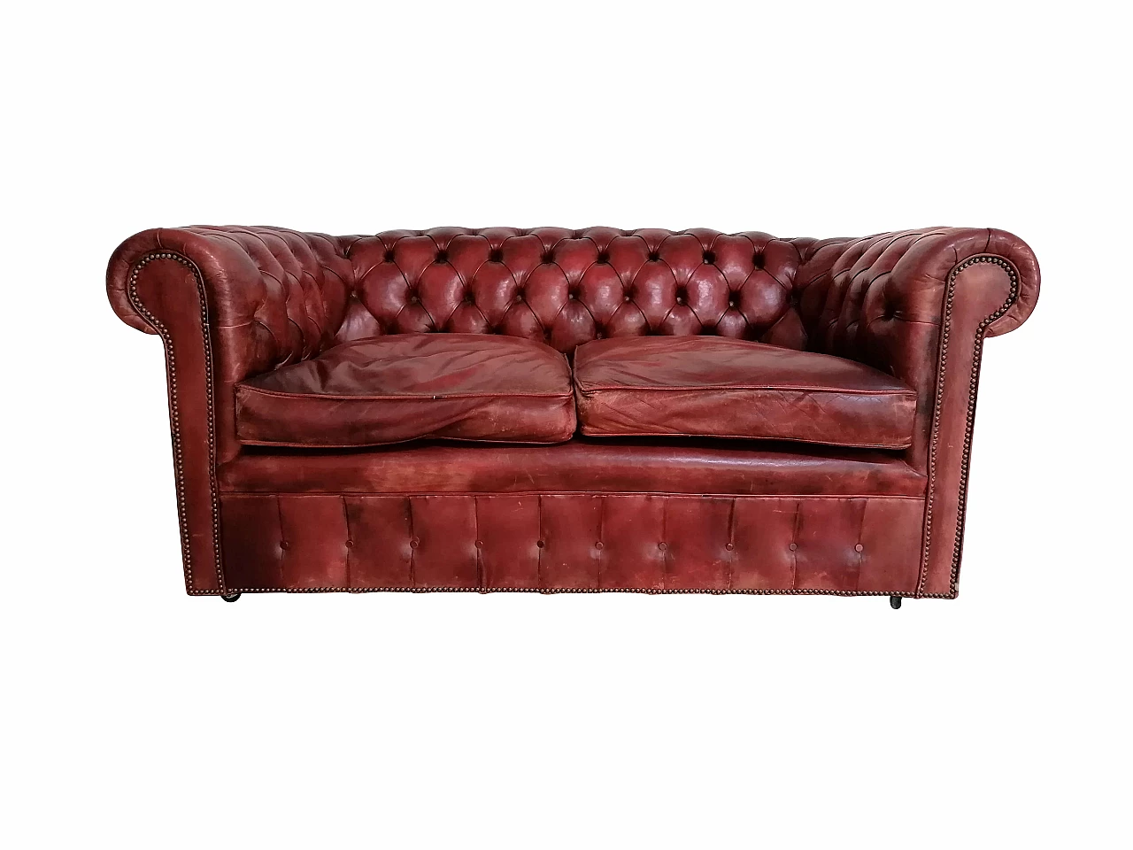 Chesterfield club two seater sofa in morocco red leather, 60s 1249372