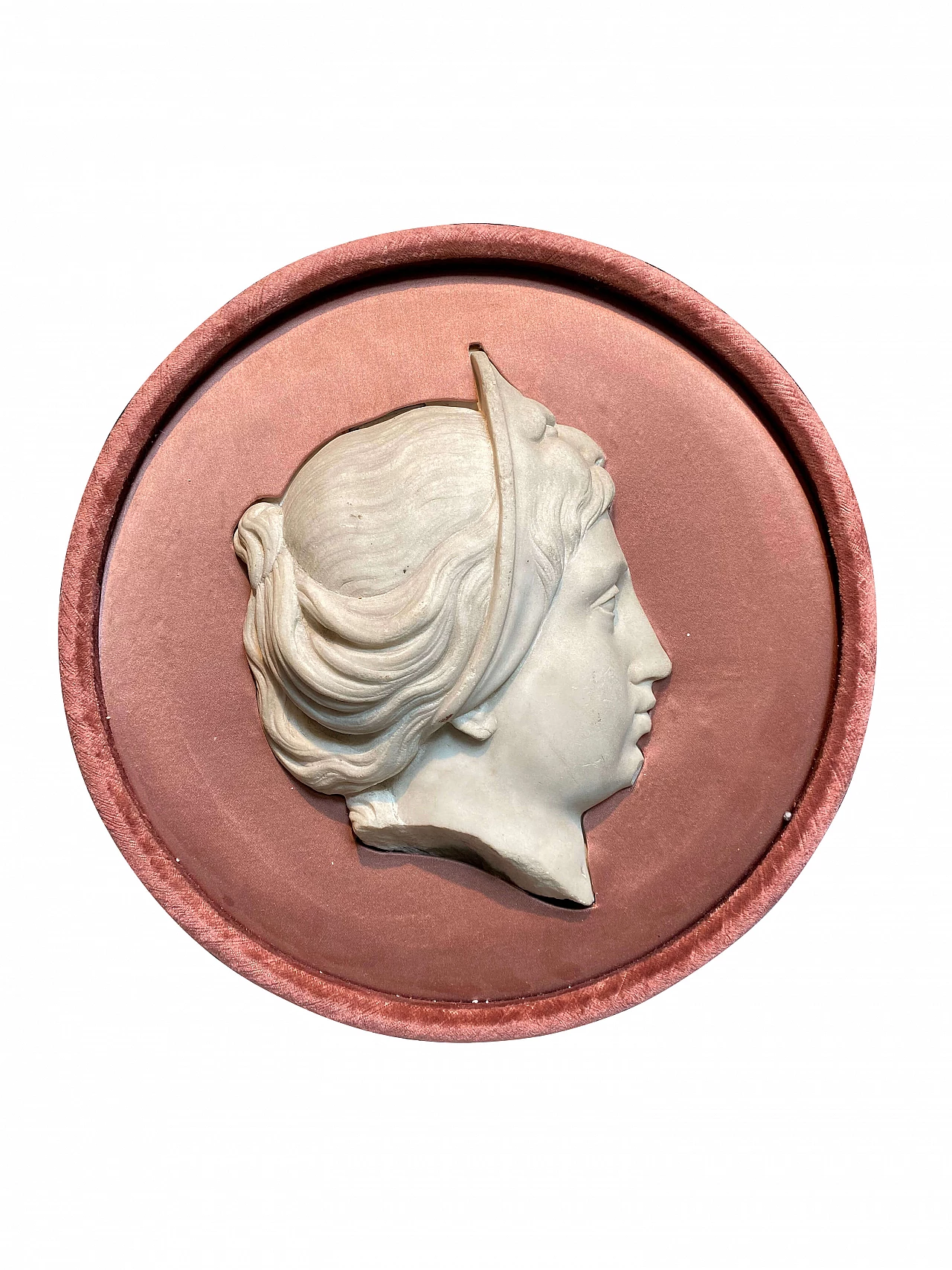 Tondo with marble profile of a lady on pink velvet 1249461