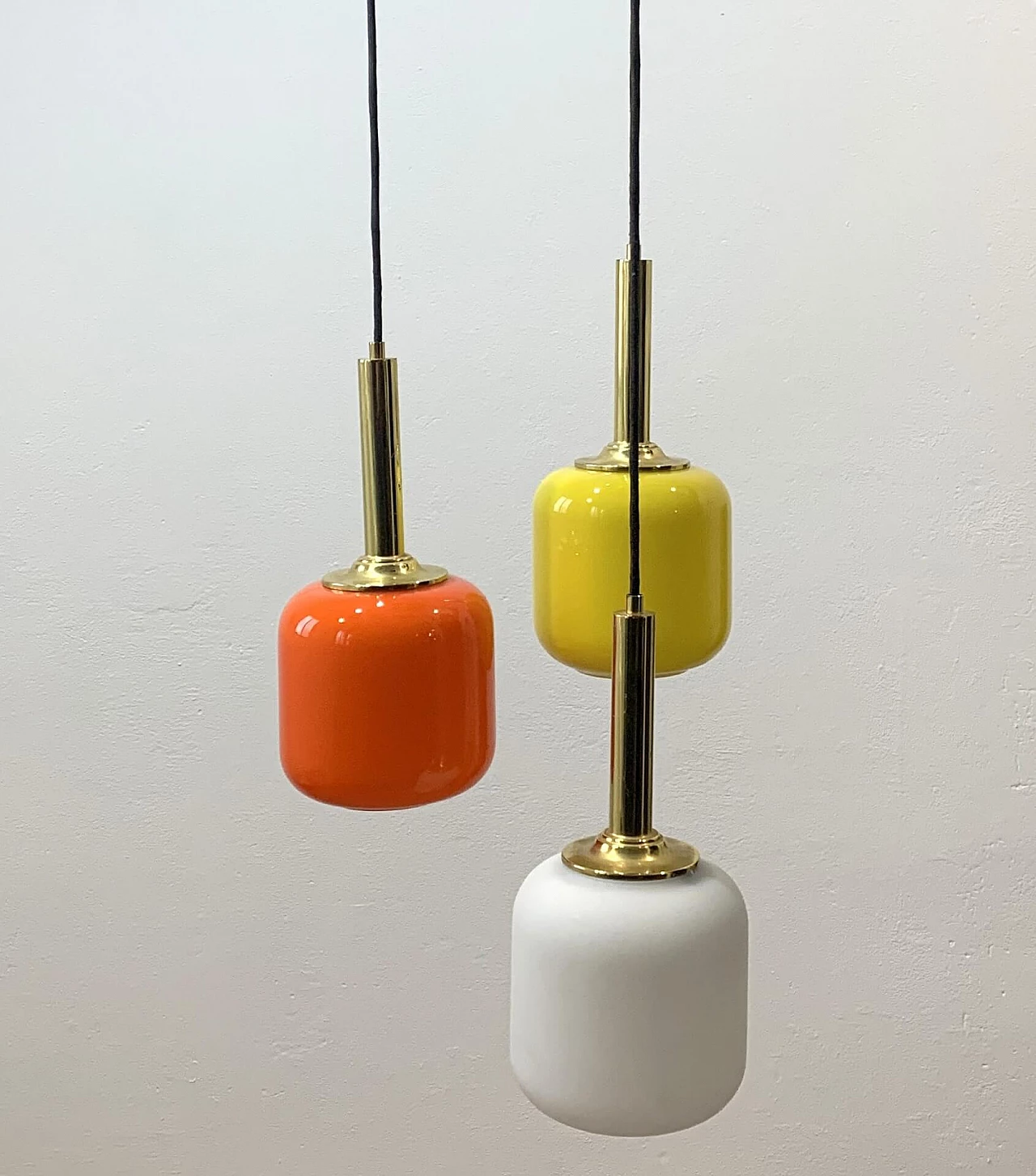 Suspension lamp in layered opaline glass, 70s 1249504