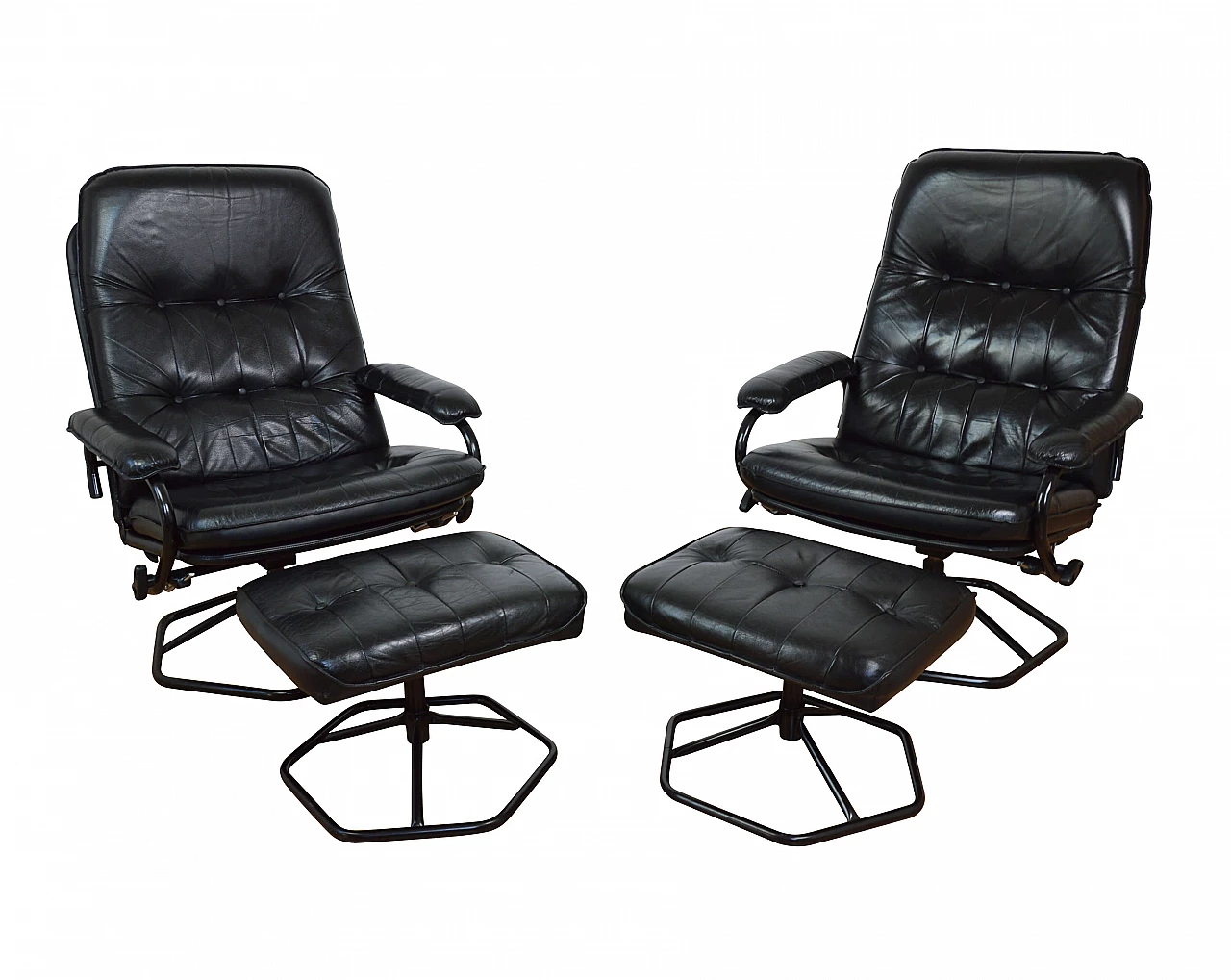 Pair of leather armchairs with footstool by Unico, 70s 1249685