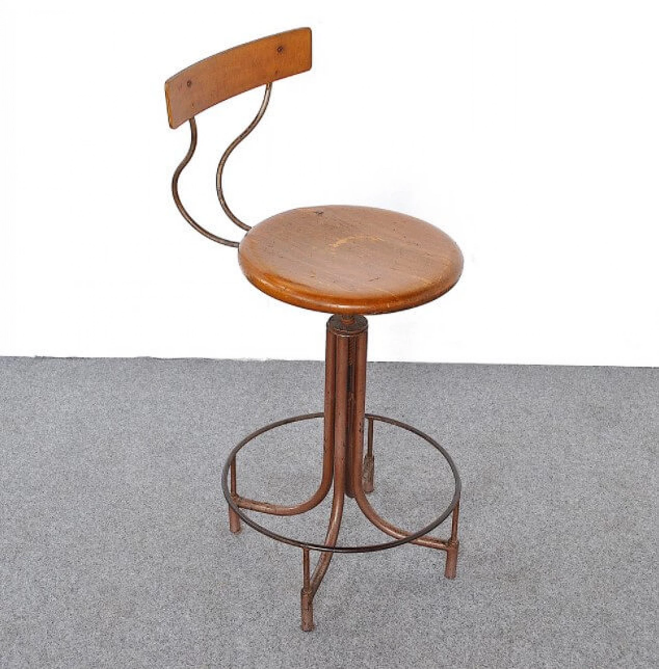 Industrial stool in walnut, 40s 1250006
