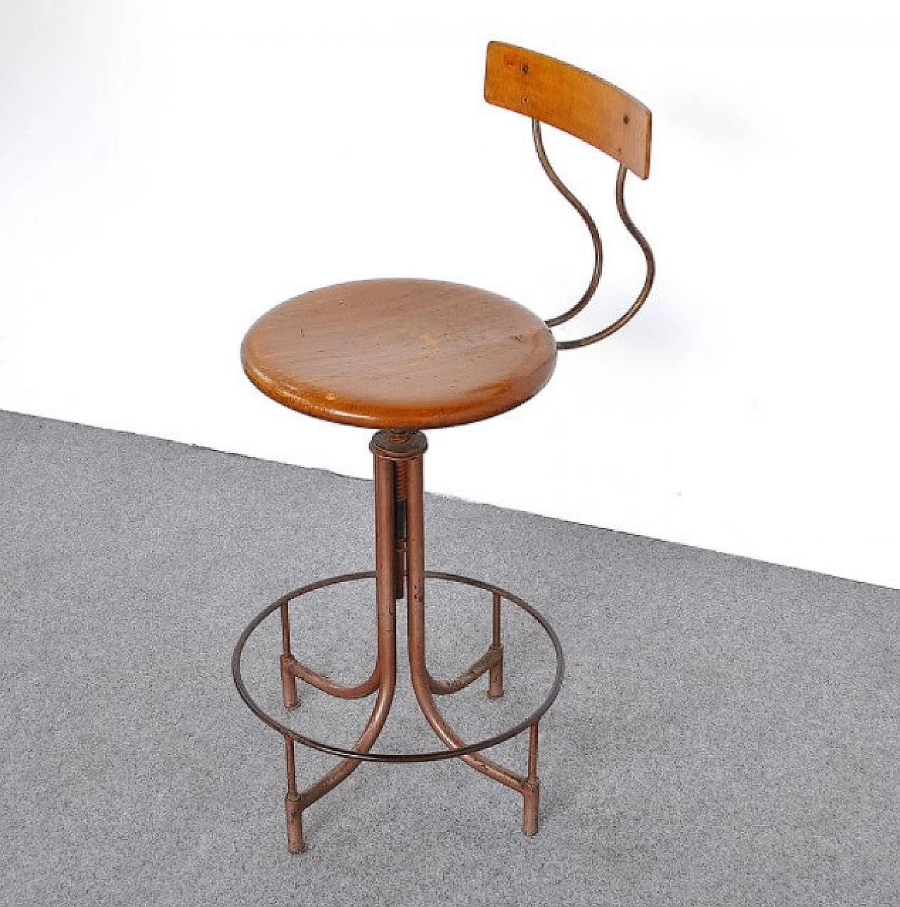 Industrial stool in walnut, 40s 1250012
