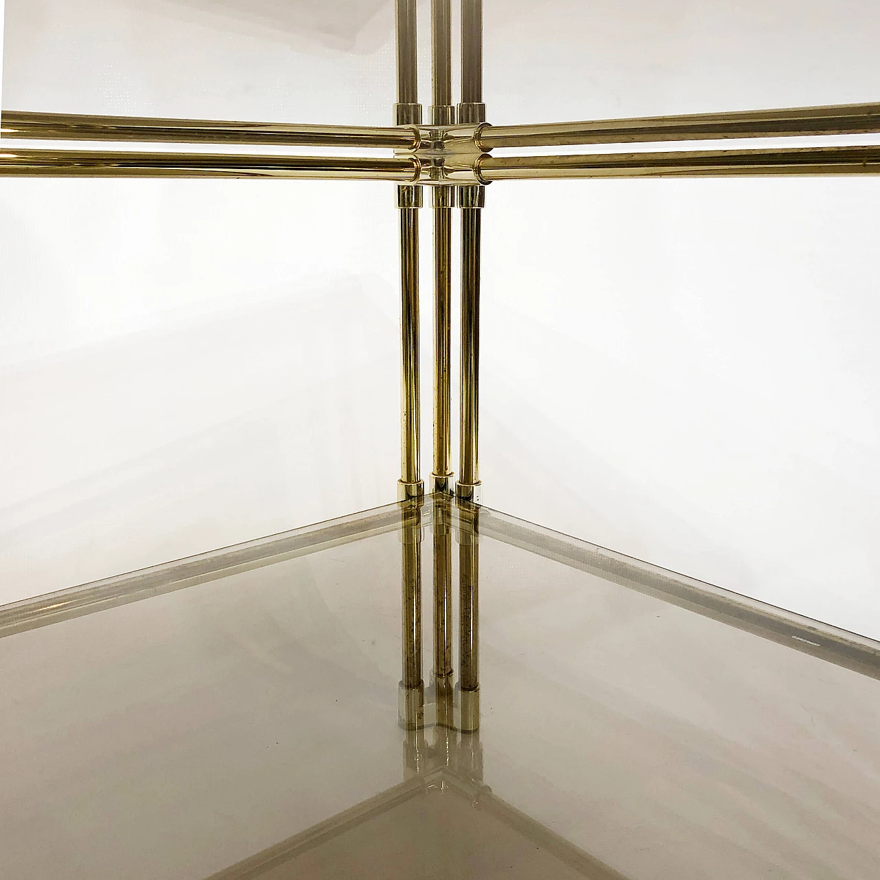 Two-tier coffee table in brass and smoked glass, 70s 1250081