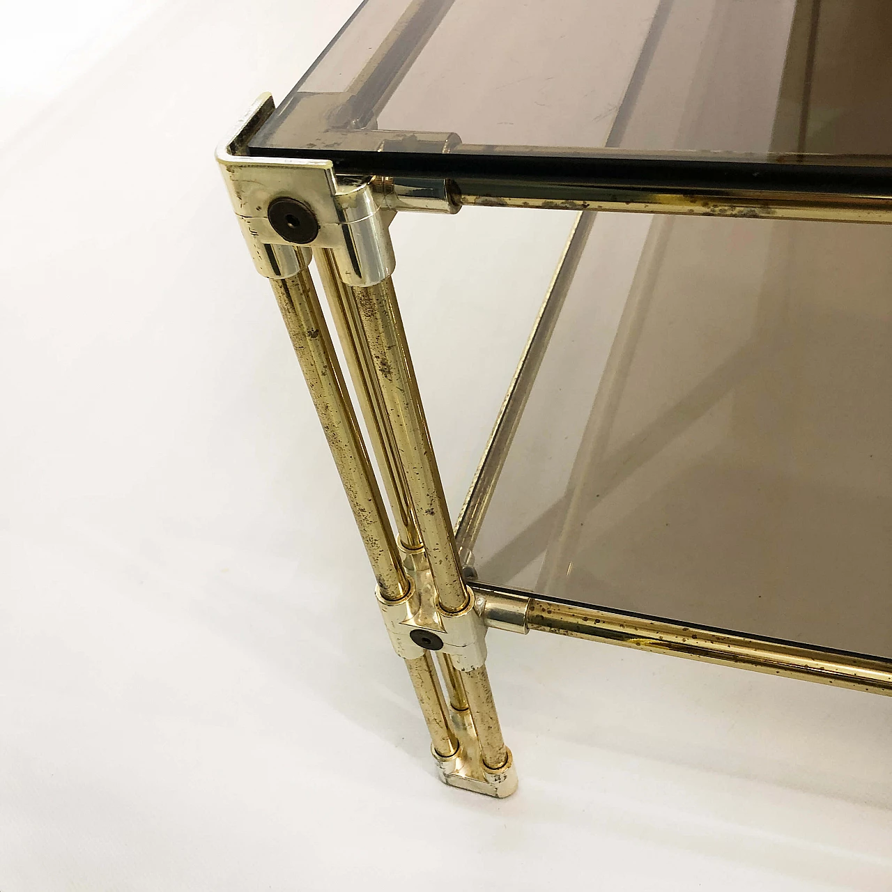 Two-tier coffee table in brass and smoked glass, 70s 1250086