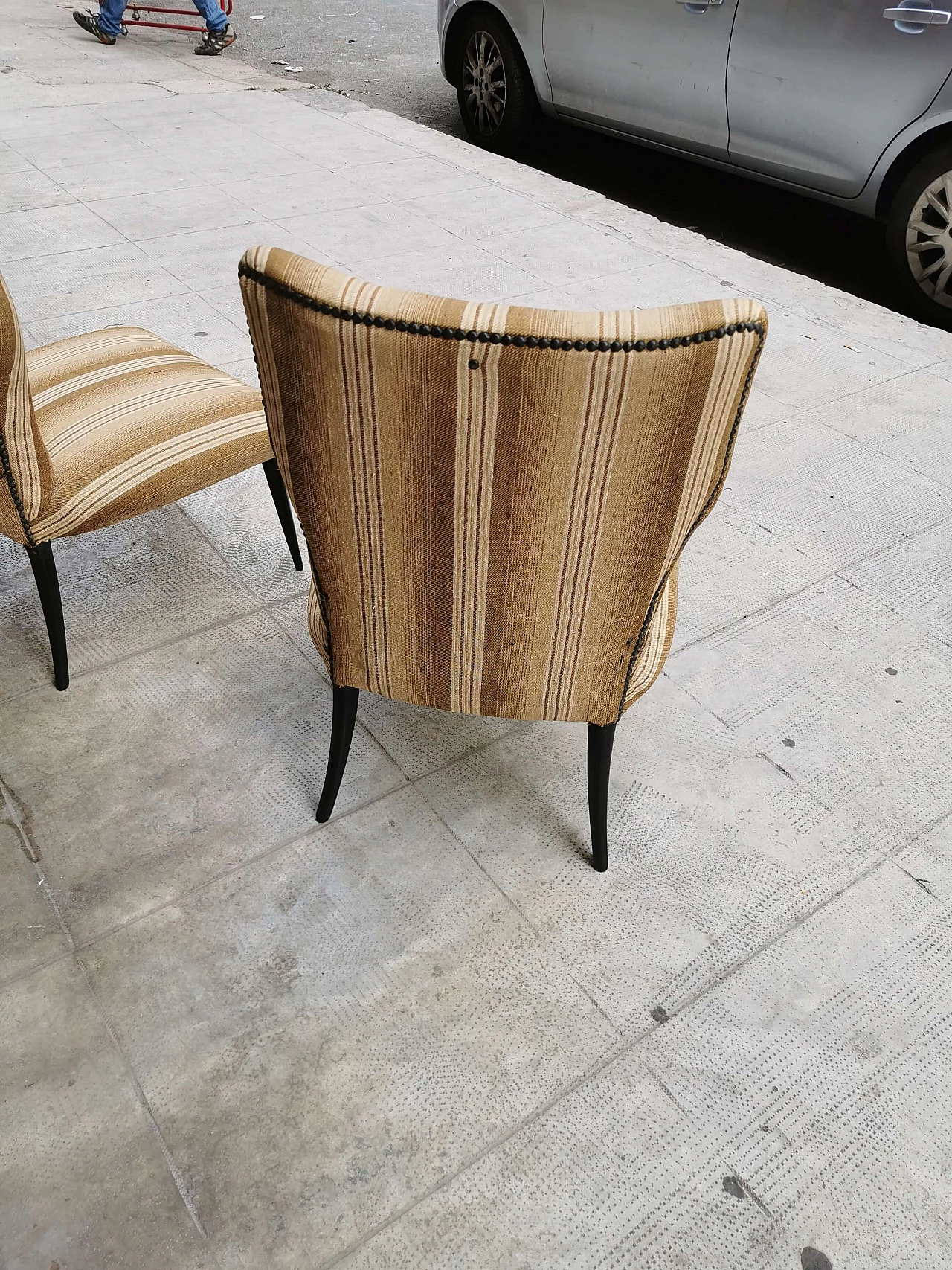 Poltroncine con piedi alti in legno, anni '50 1251176