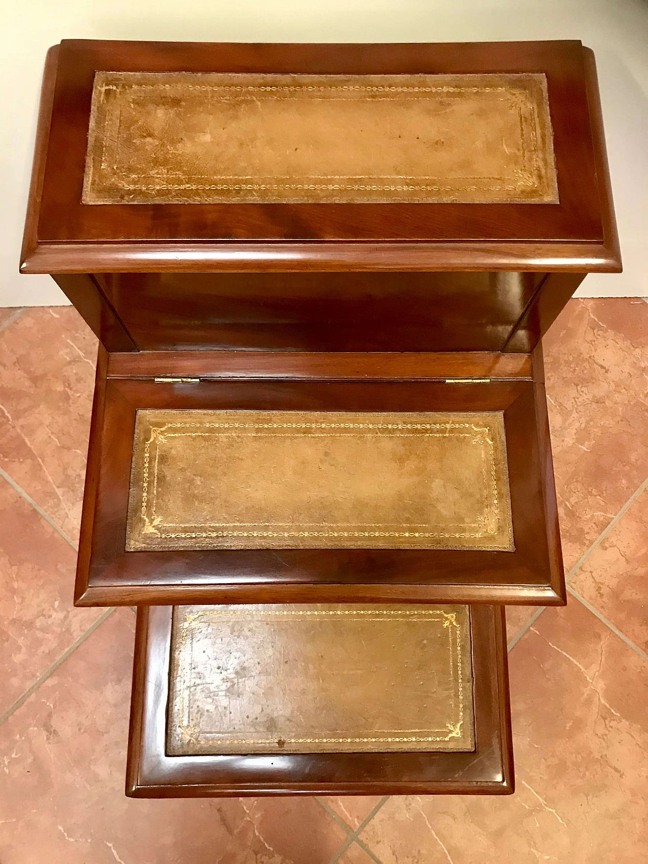 3 steps library ladder in mahogany and leather with 2 compartments, 19th century 1251627