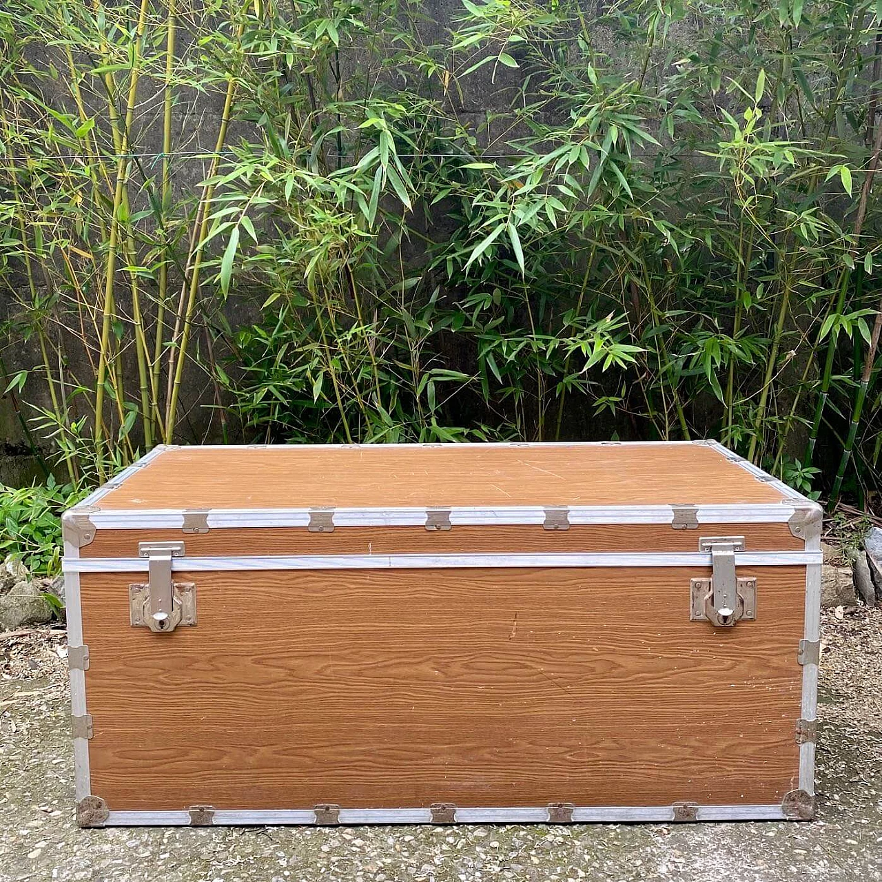 Woodlook trunk in wood and aluminum, 1930s 1252345