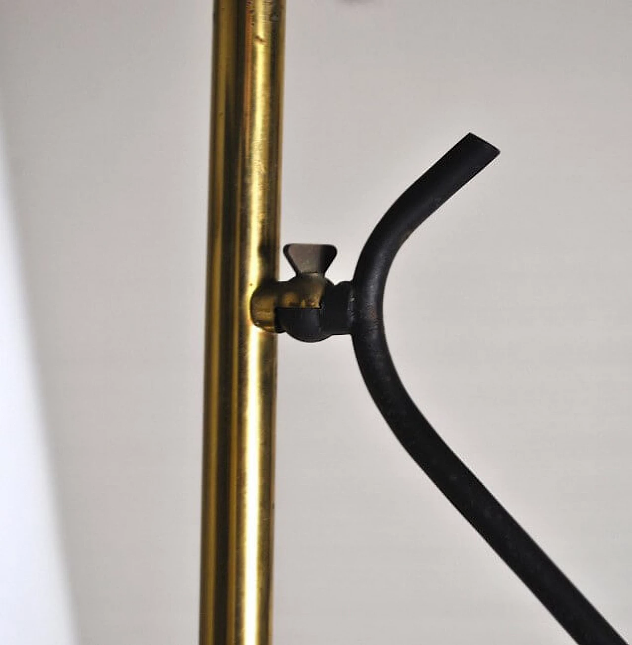 Opal glass and brass floor lamp by Stilnovo, 50s 1252489