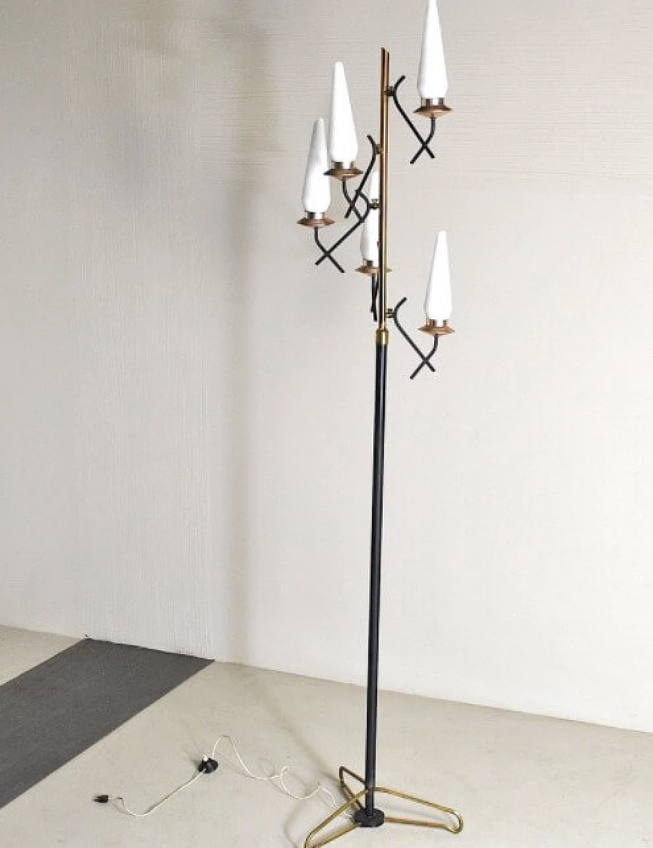 Opal glass and brass floor lamp by Stilnovo, 50s 1252493