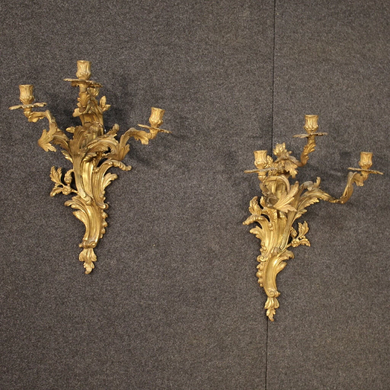 Pair of french wall sconces in gilded bronze in Louis XV style 1252584