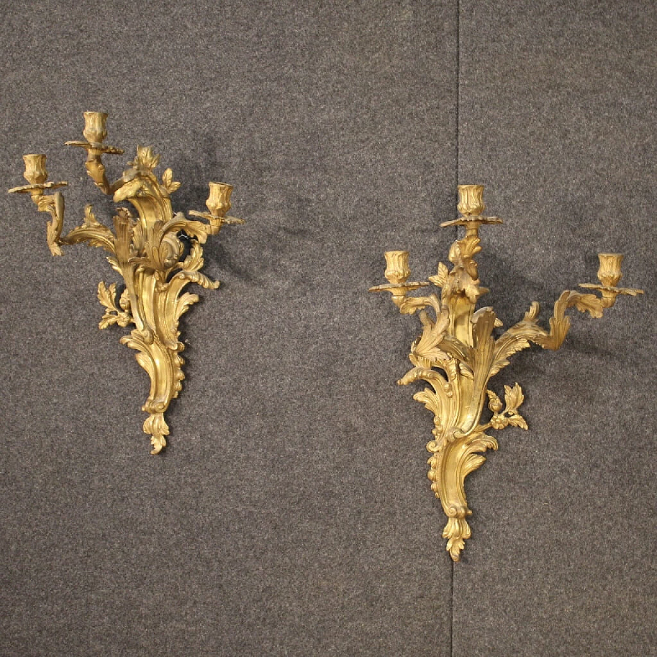Pair of french wall sconces in gilded bronze in Louis XV style 1252585
