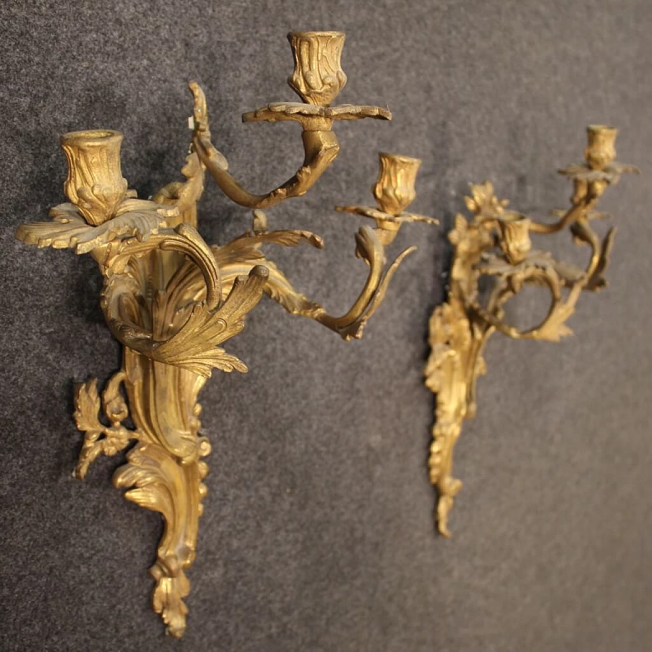 Pair of french wall sconces in gilded bronze in Louis XV style 1252592