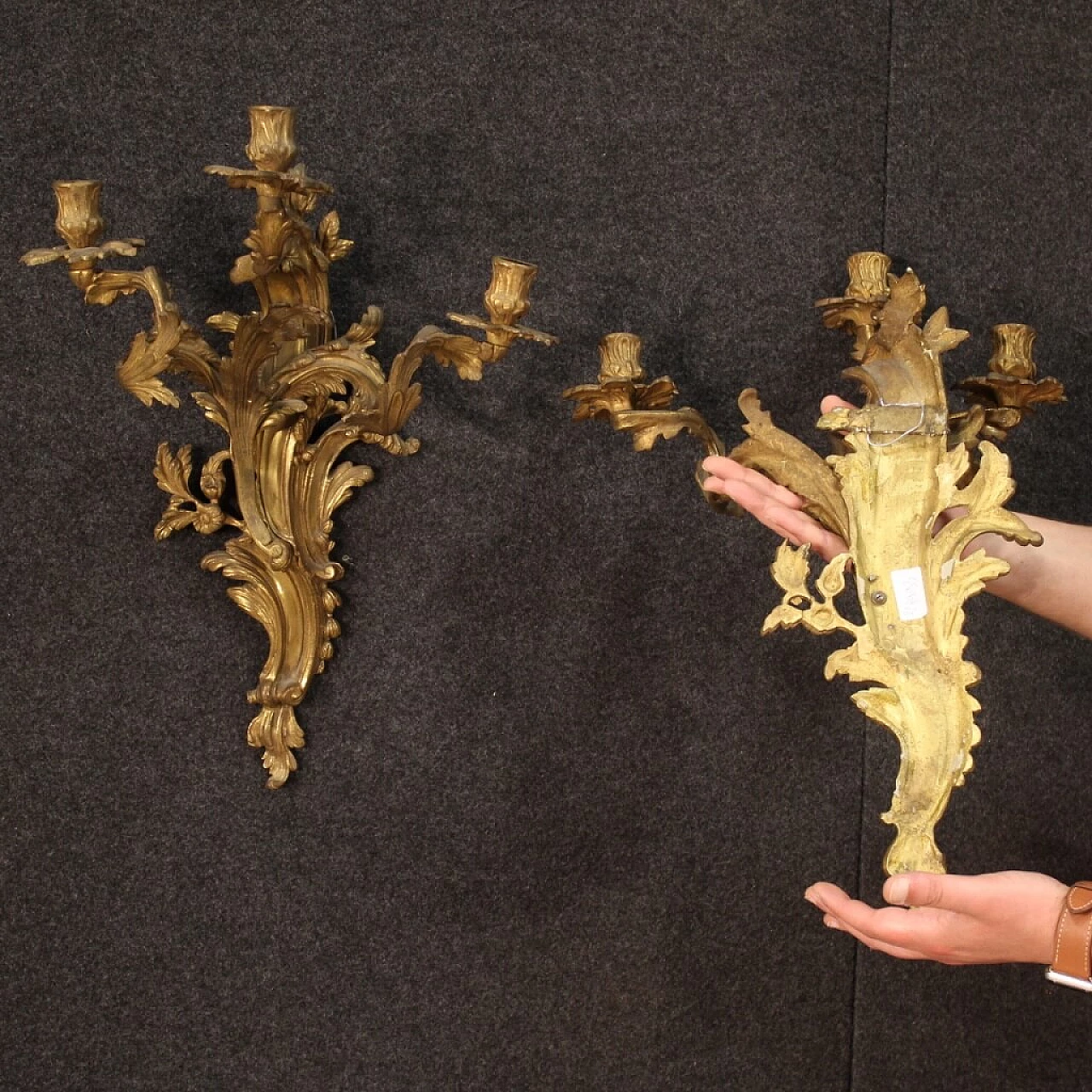 Pair of french wall sconces in gilded bronze in Louis XV style 1252595