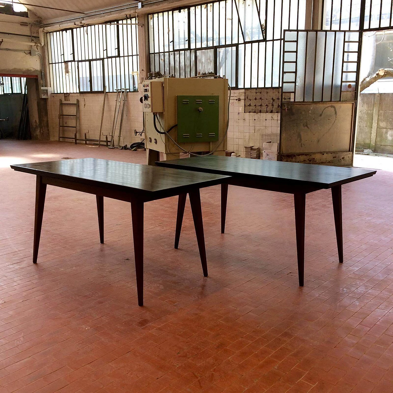 Pair of chestnut tables attributed to Giovanni Michelucci, 1950s 1252925