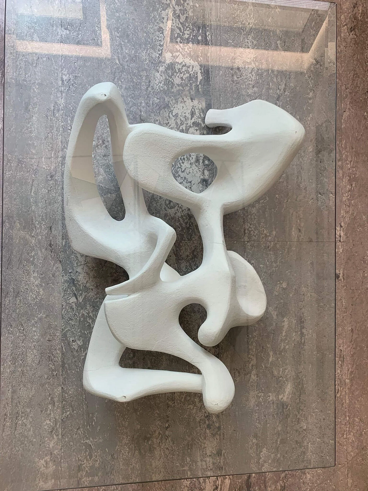 Coffee table with glass and wood Kamasutra sculpture, 90s 1253414