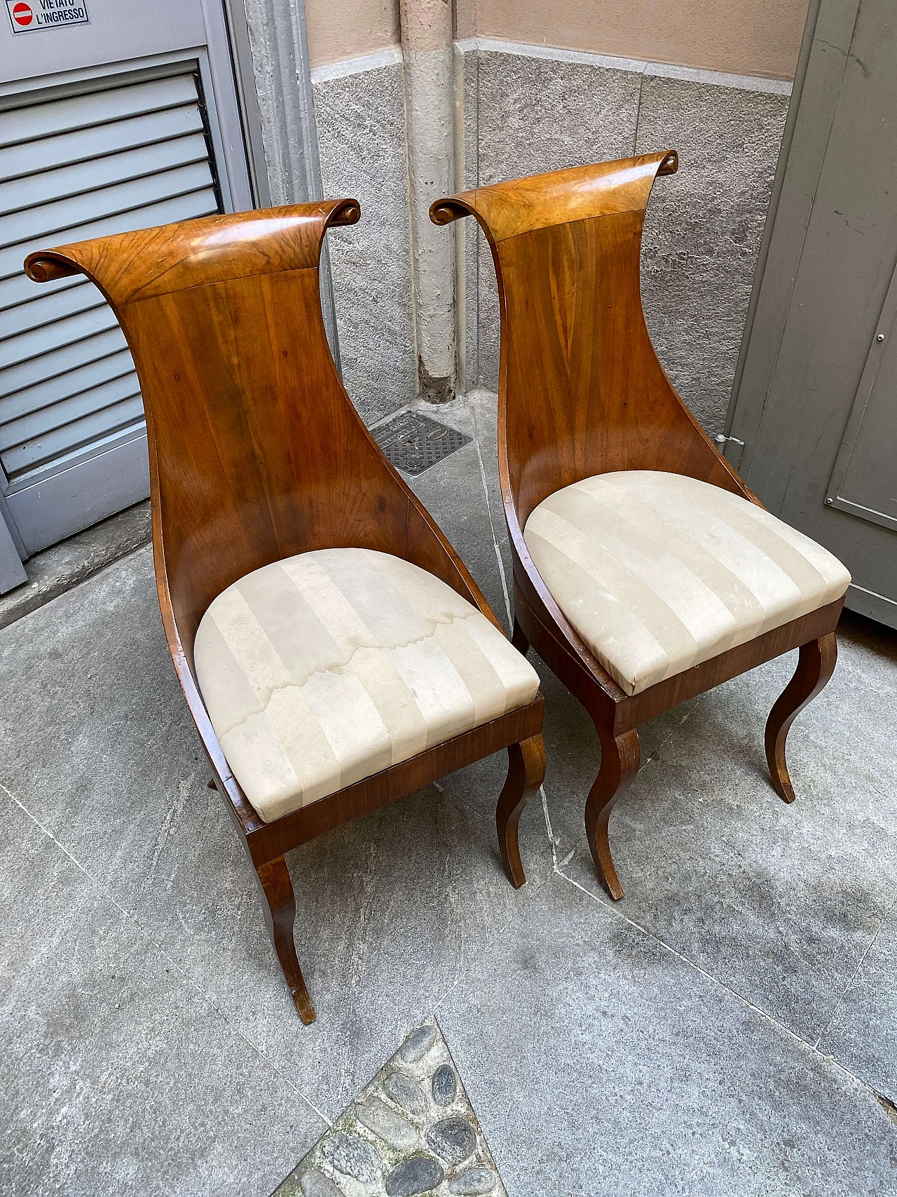 6 Charles X walnut French armchairs, 19th century 1253683