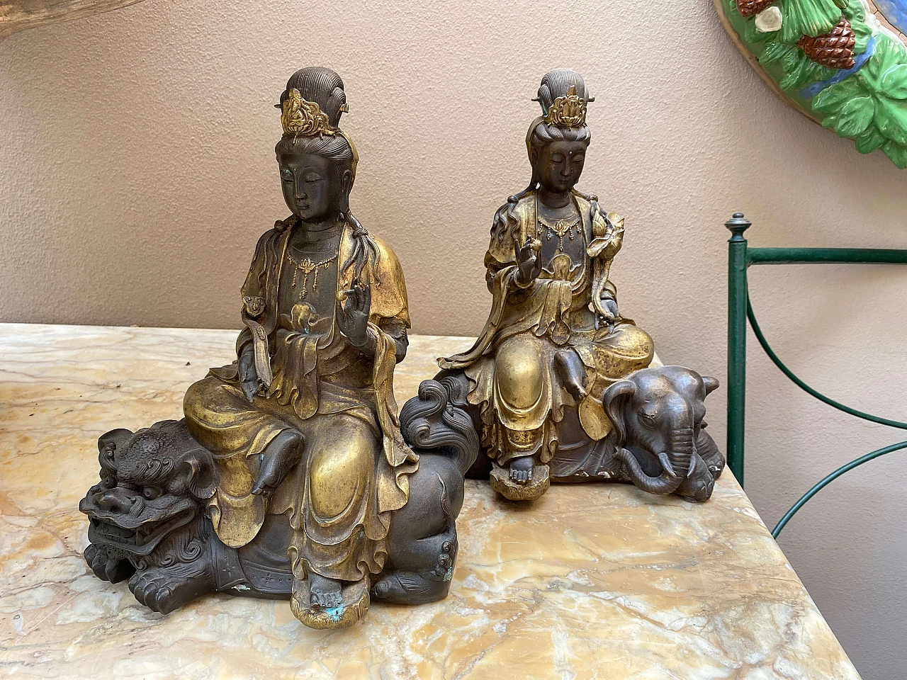 Pair of bronze sculptures depicting Guanyin, 19th century 1253731