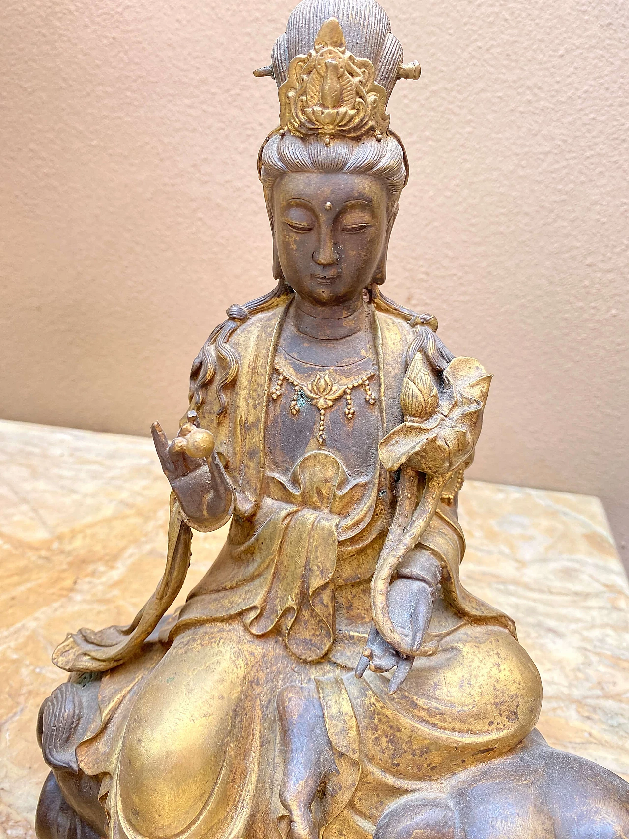 Pair of bronze sculptures depicting Guanyin, 19th century 1253733