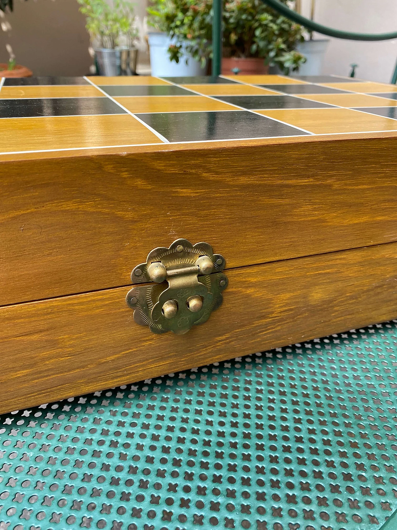 Scacchiera in legno con scacchi in avorio chinoiserie, metà ‘900 1253765