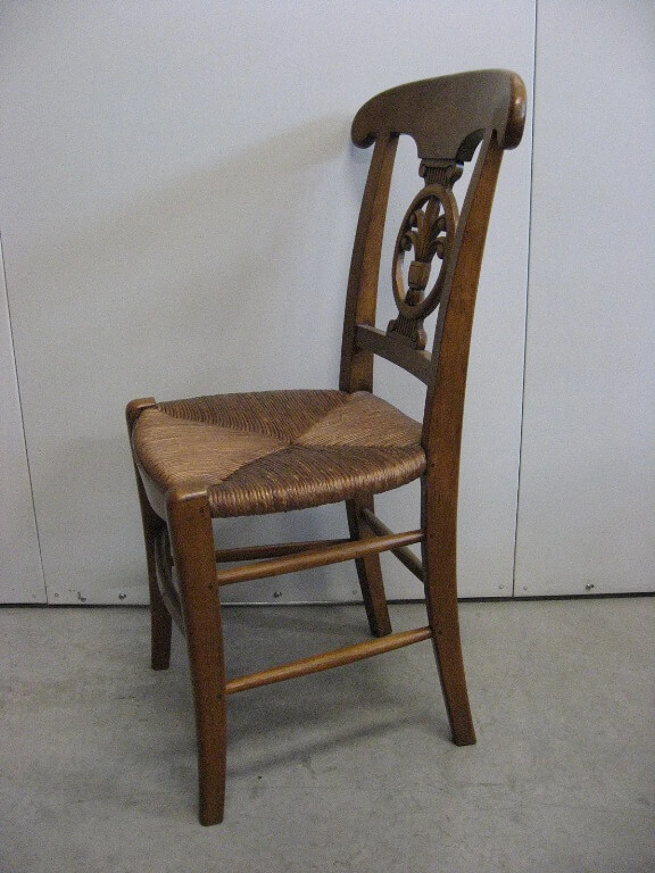 4 Walnut chairs with straw seat, early 2000s 1253813