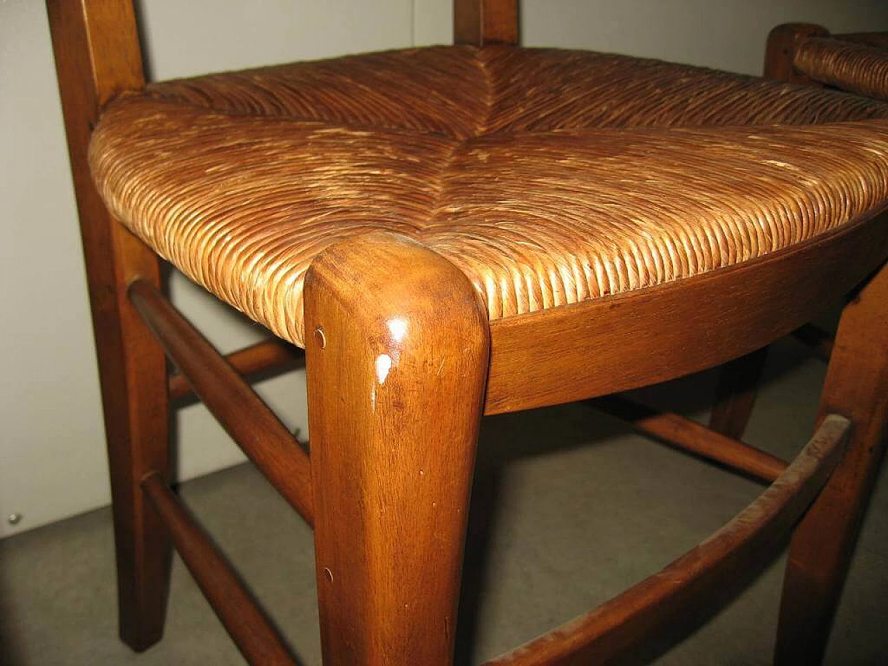 4 Walnut chairs with straw seat, early 2000s 1253817