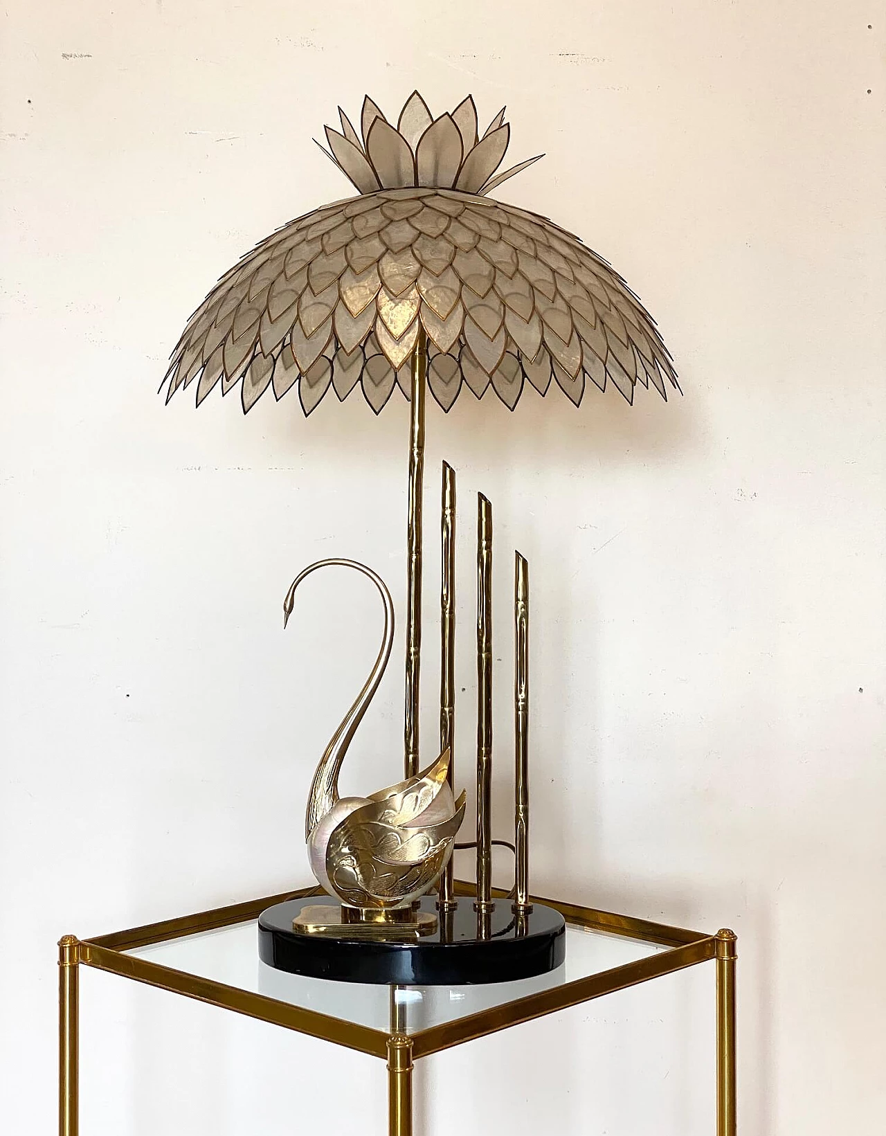 Mother-of-pearl and brass table lamp, 70s 1253835