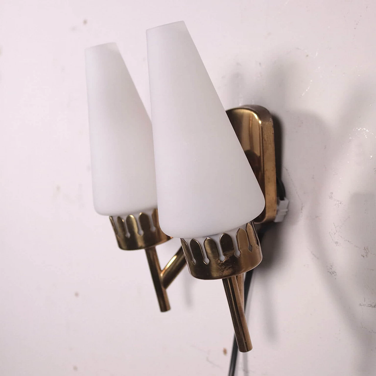4 Wall lamps in opaline glass and brass, 50s 1254135