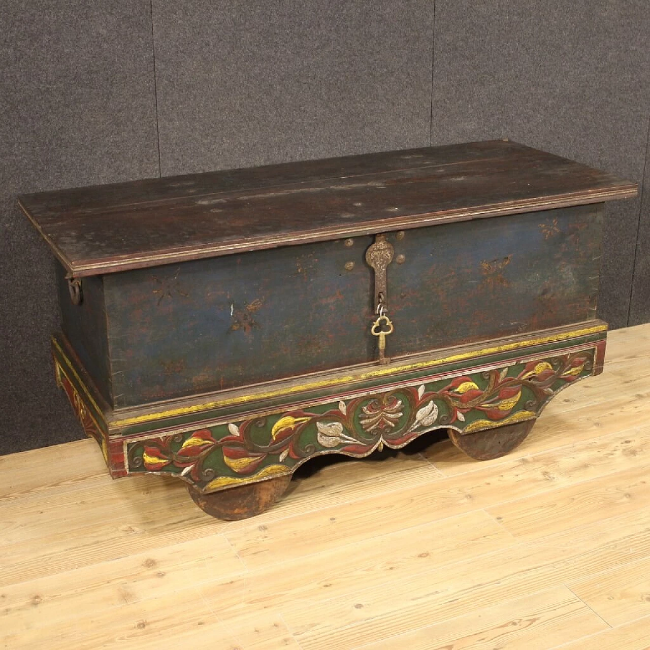 Indian chest in painted wood, 50s 1254553