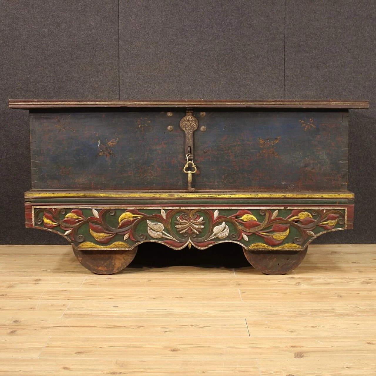 Indian chest in painted wood, 50s 1254554