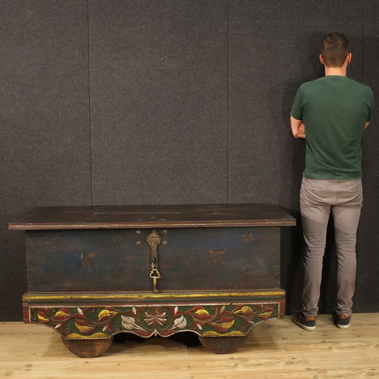 Indian chest in painted wood, 50s 1254560