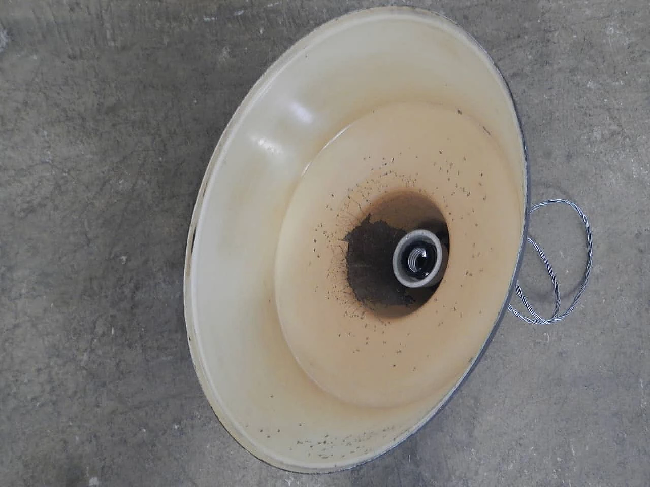 Industrial lamp, 70s 1254749