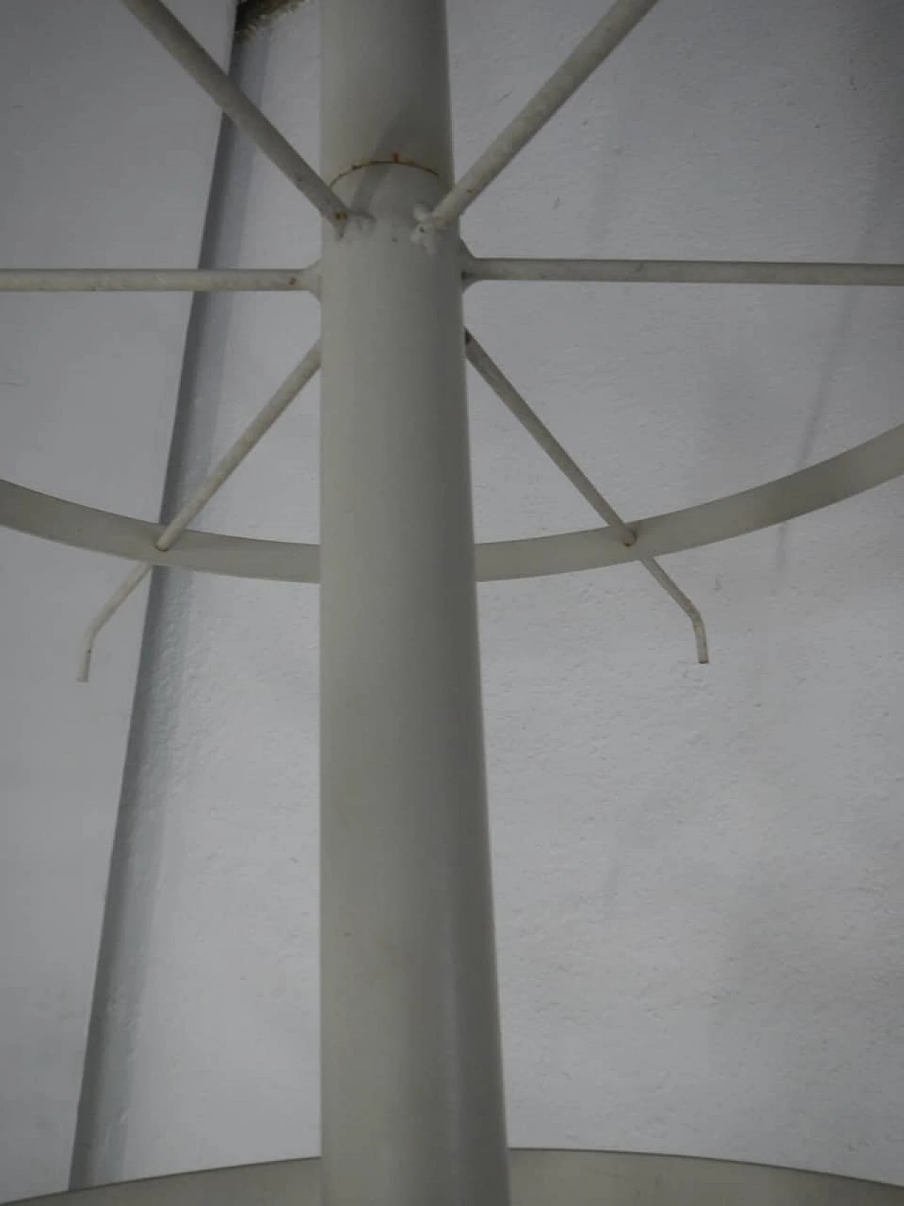 Espositore in metallo con ruote, anni '70 1254838