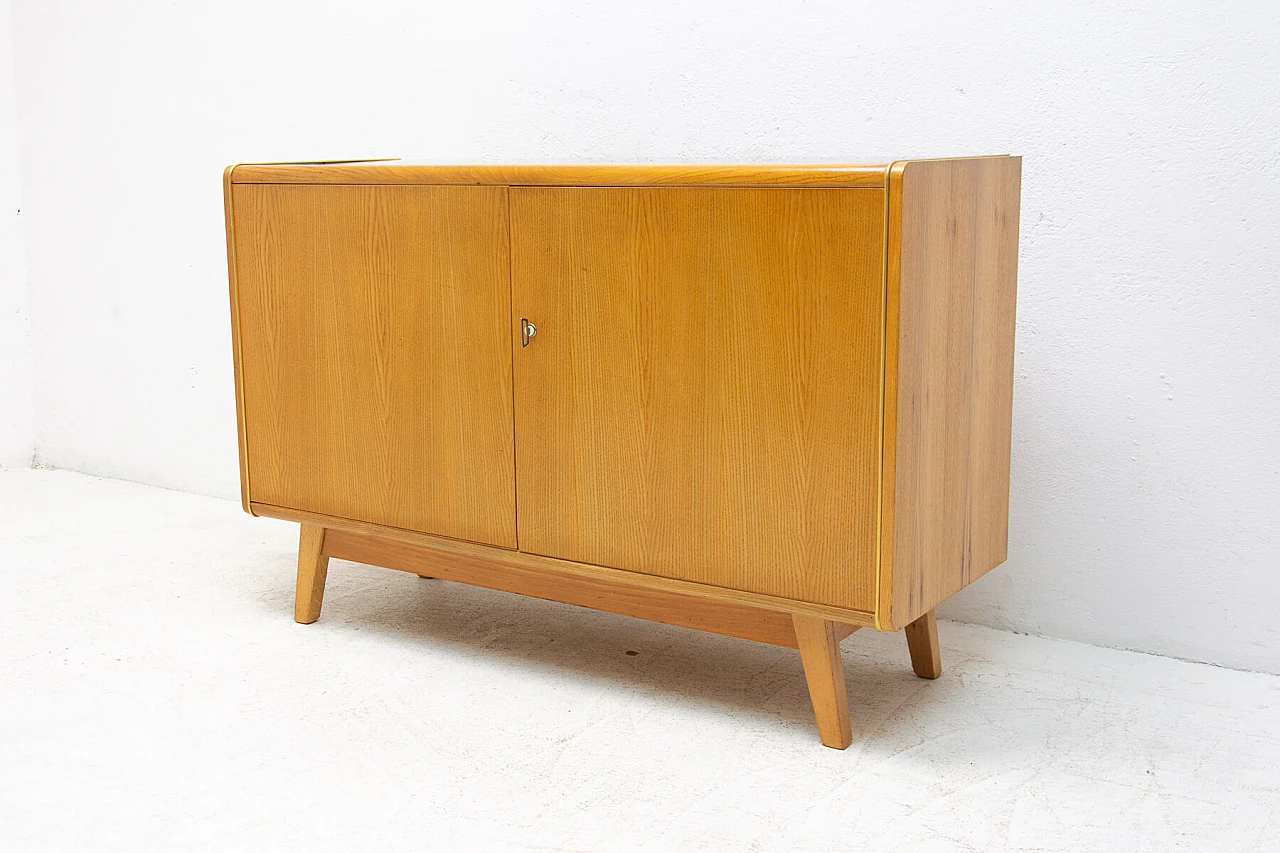 Beech and glass sideboard by Hubert Nepožitek & Bohumil Landsman for Jitona, 60s 1254980