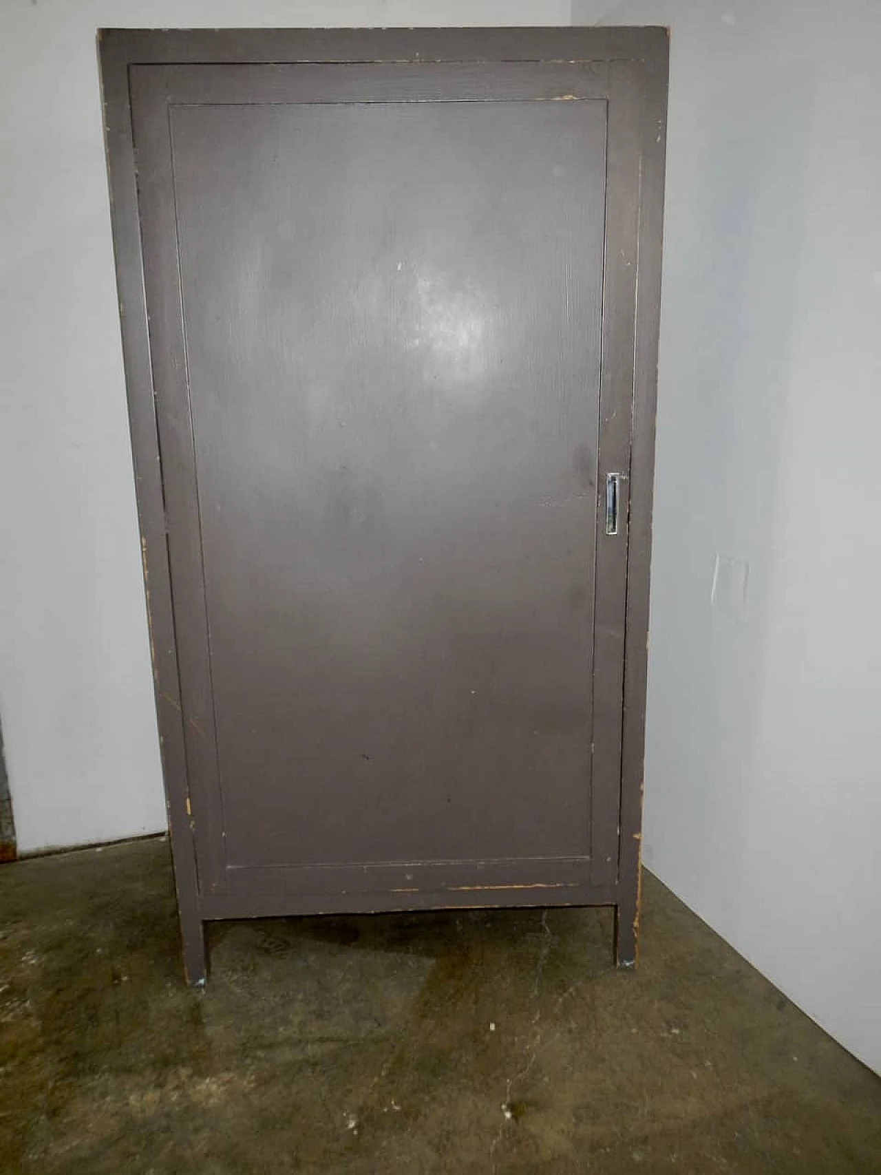 Spruce closet, 50s 1255011