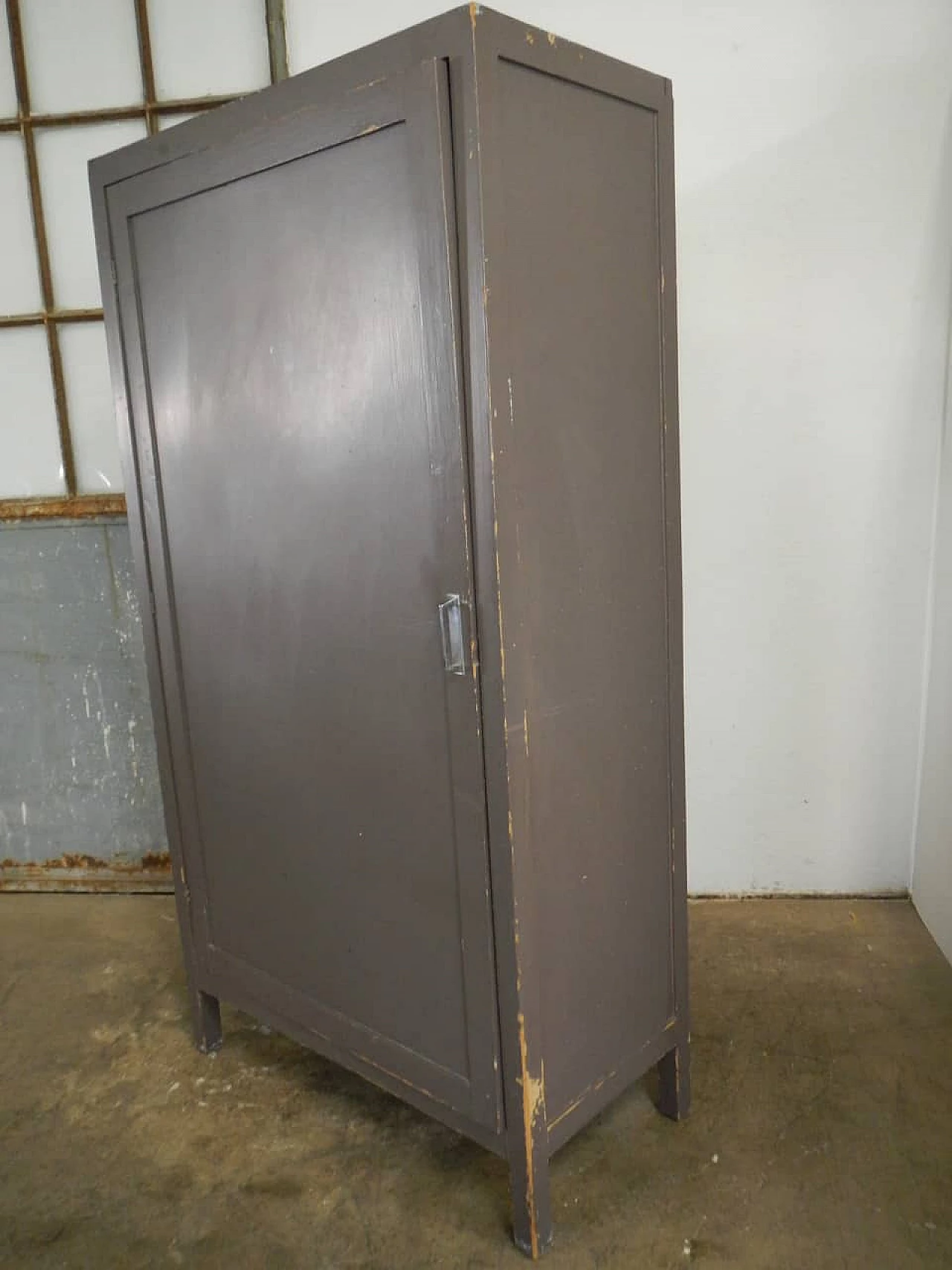 Spruce closet, 50s 1255013