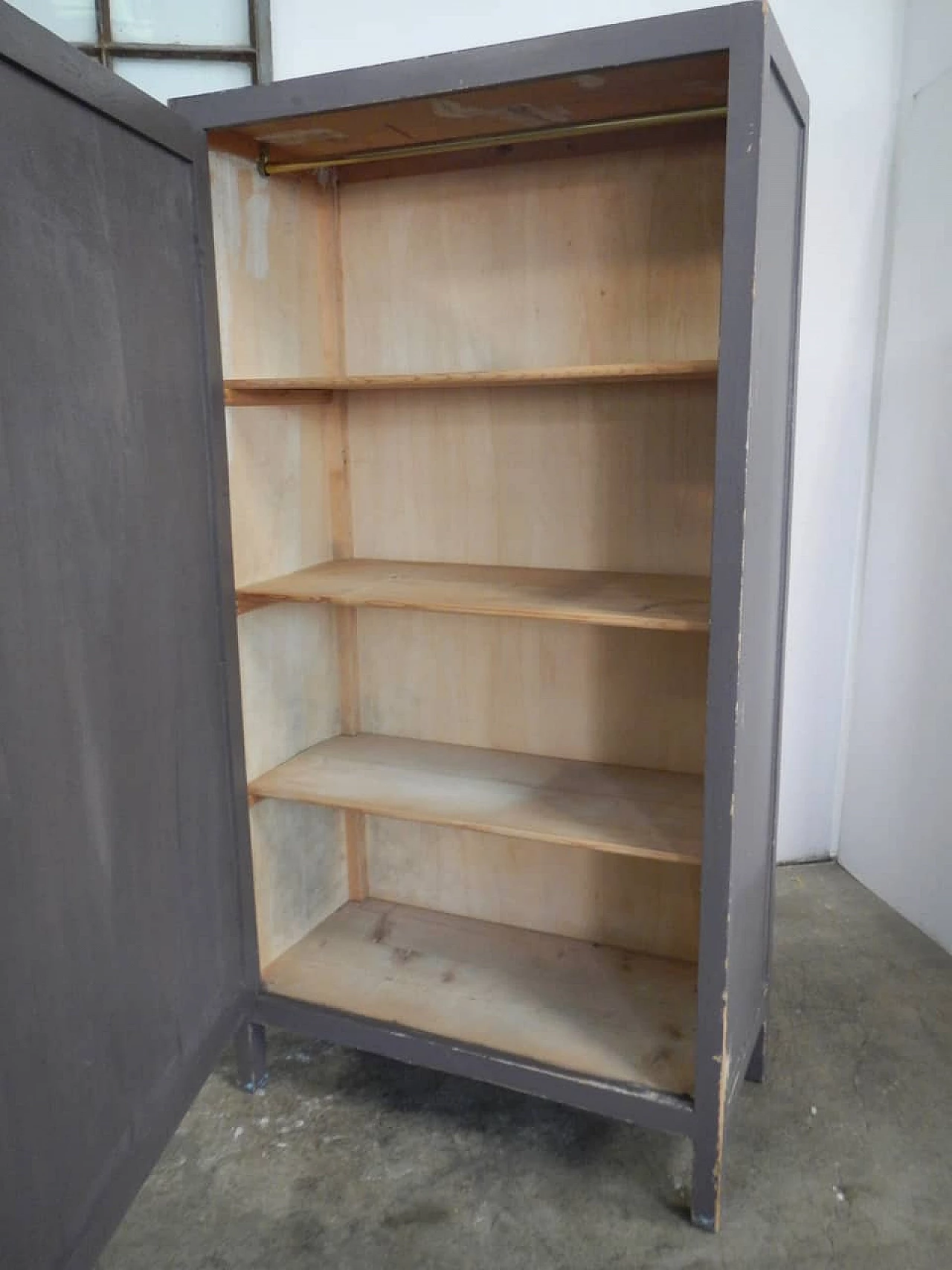 Spruce closet, 50s 1255015