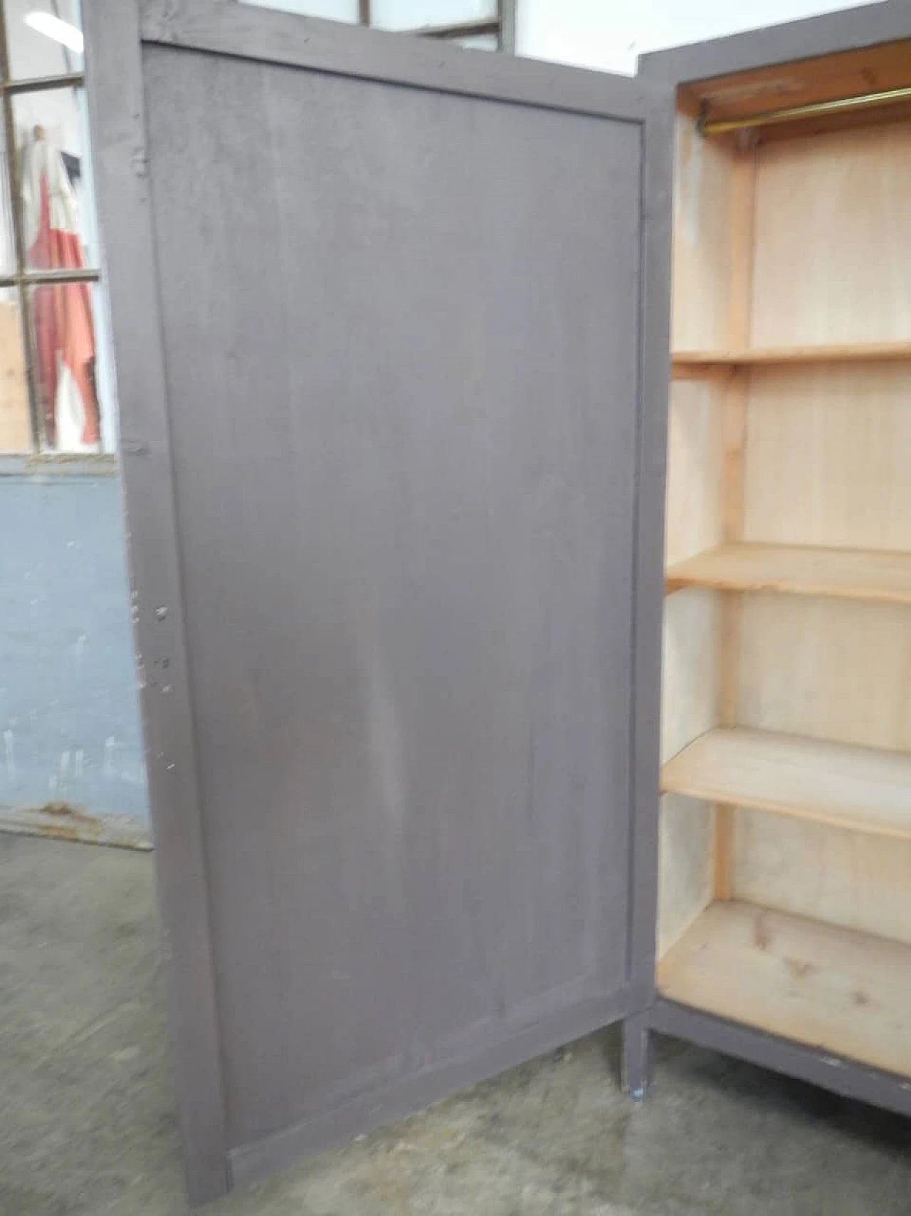 Spruce closet, 50s 1255017