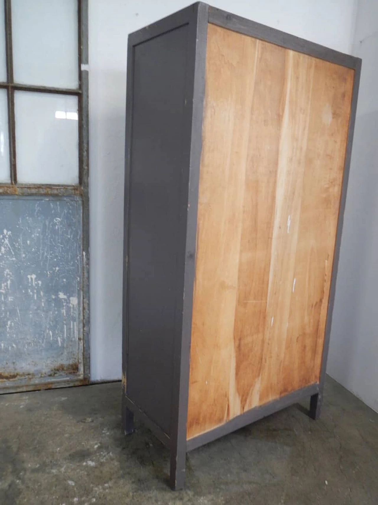 Spruce closet, 50s 1255021