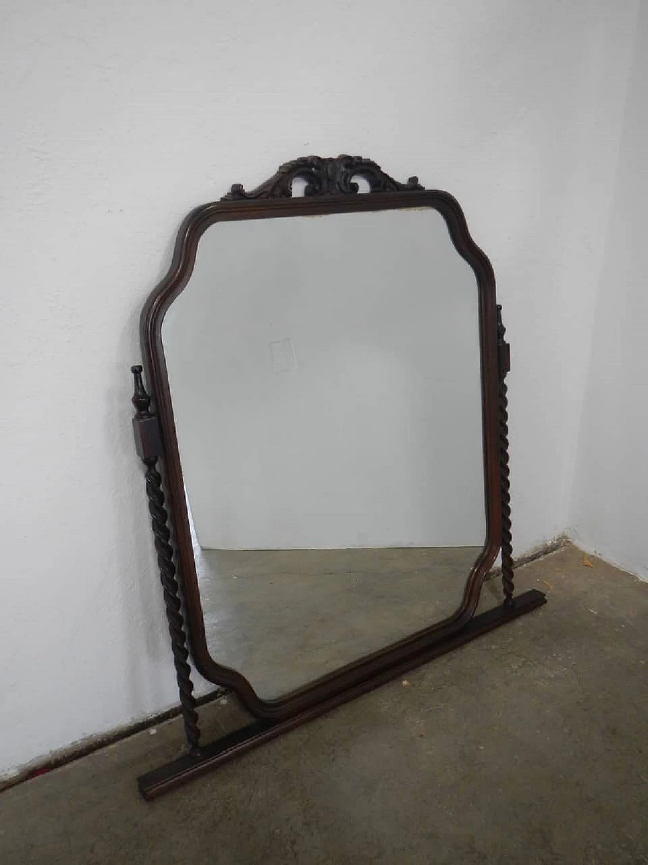 Specchio in legno con fregi, anni '80 1255113