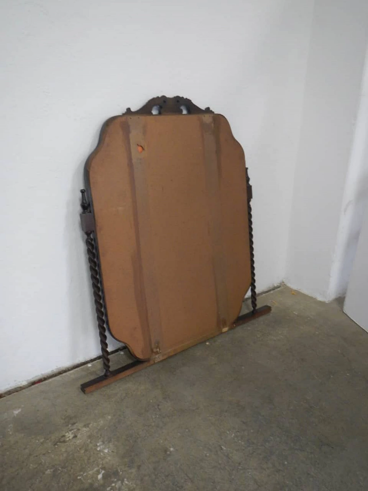 Specchio in legno con fregi, anni '80 1255115