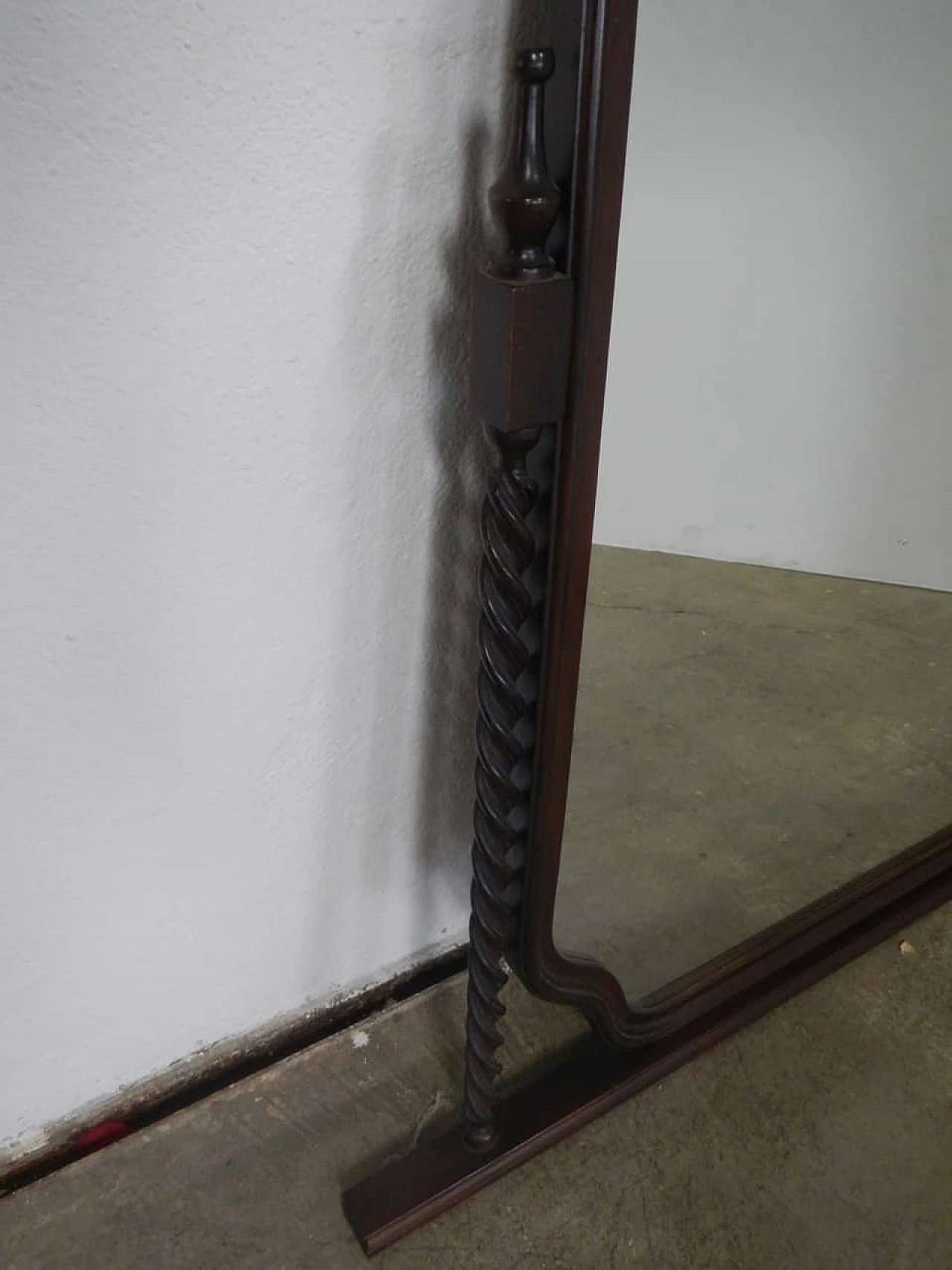 Specchio in legno con fregi, anni '80 1255117