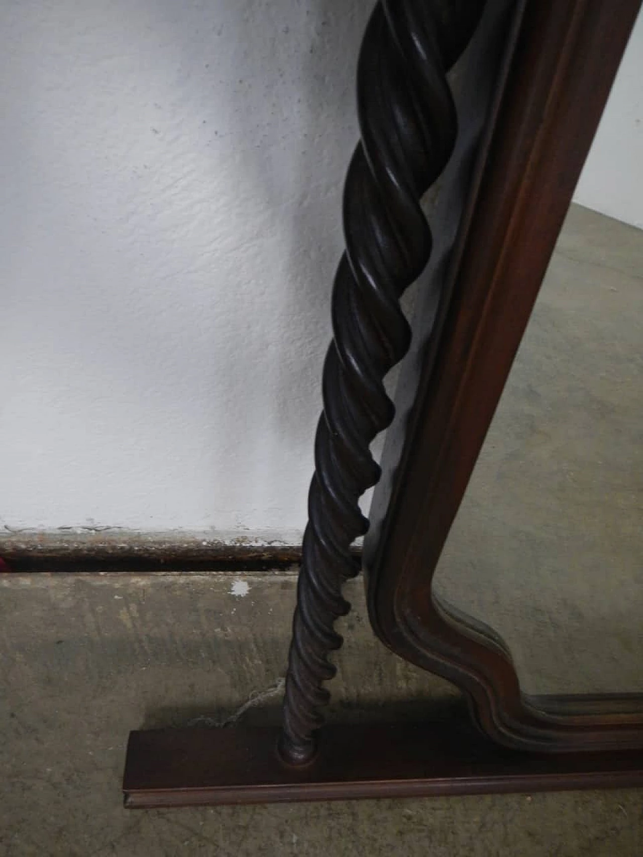 Specchio in legno con fregi, anni '80 1255118