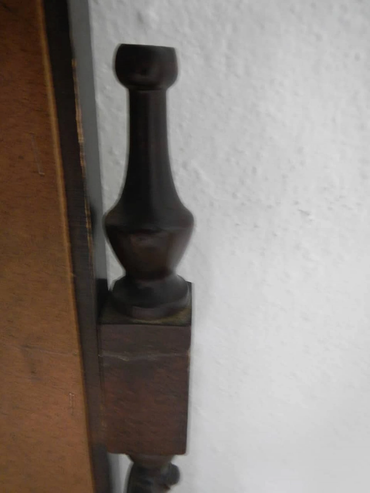 Specchio in legno con fregi, anni '80 1255120