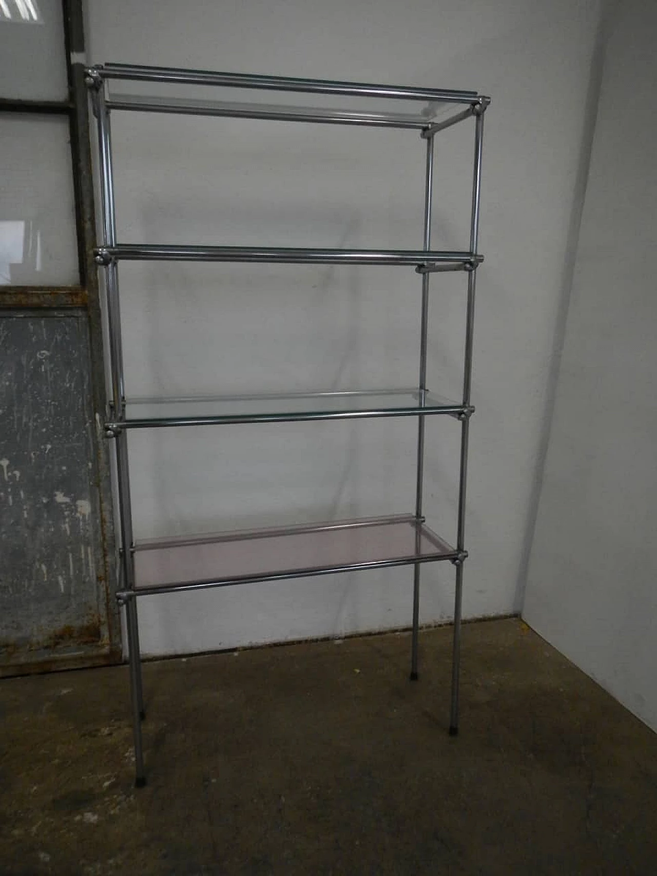 Metal bookcase with glass shelves, 70s 1255154