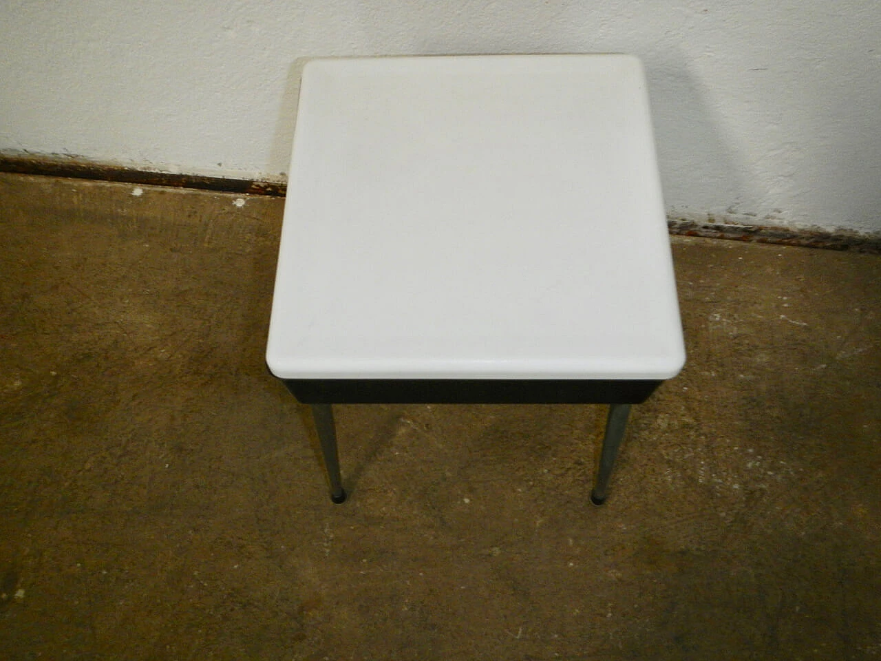 Plastic stool with metal legs, 50s 1255265