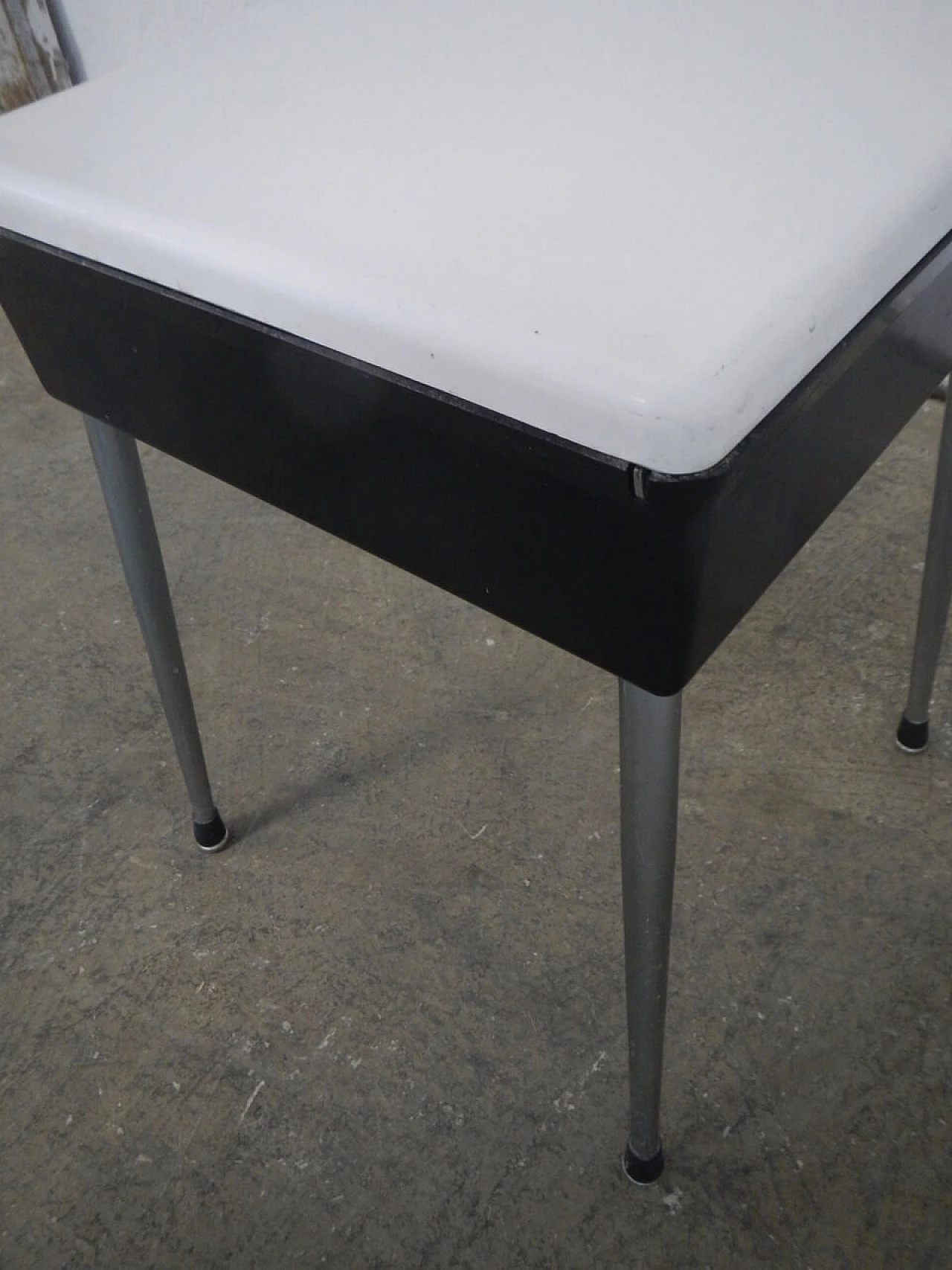 Plastic stool with metal legs, 50s 1255267