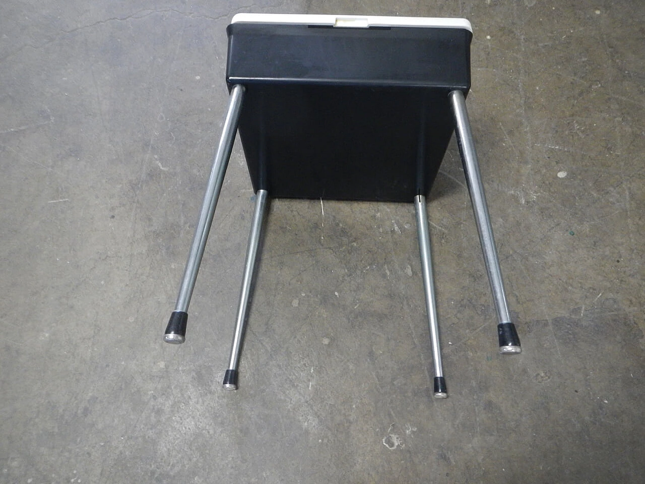 Plastic stool with metal legs, 50s 1255269