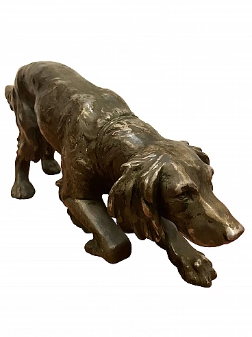 Cane da caccia in terracotta laminata in rame argentato di R. Teglio, anni ’40