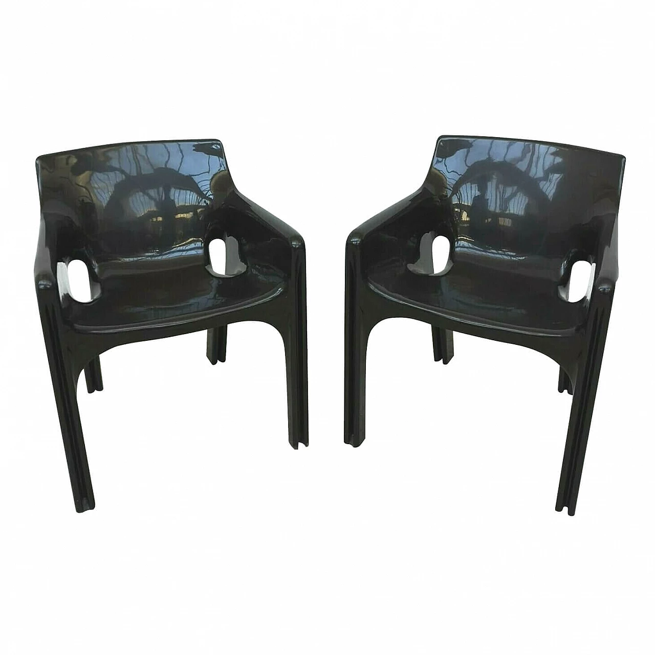 Pair of Gaudì chairs by Vico Magistretti for Artemide, 70s 1256337