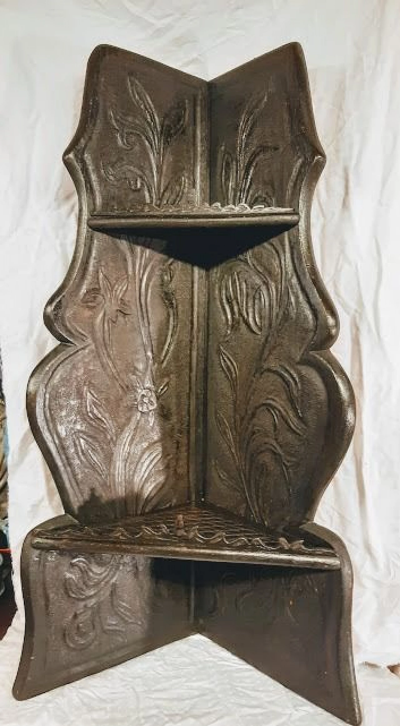 Carved wooden corner cabinet, early 20th century 1257356